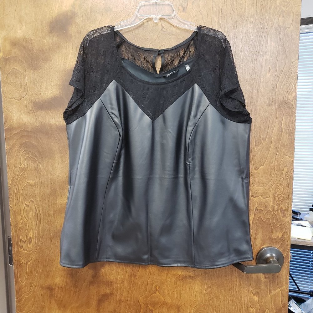 Plus Size Short Sleeve Lace Trim Pleather Top